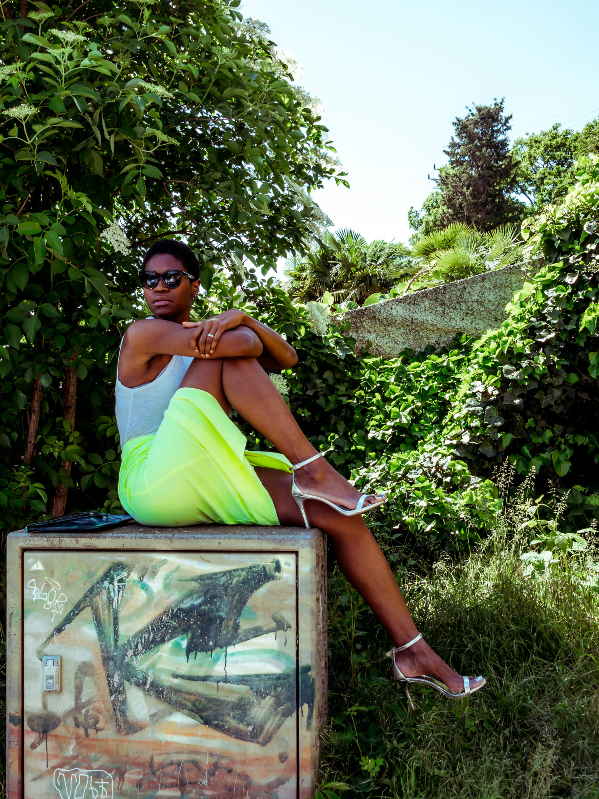 NEON FASHION ADDS A RAY OF LIGHT IN YOUR EVERYDAY STYLE « TallFashionBlog