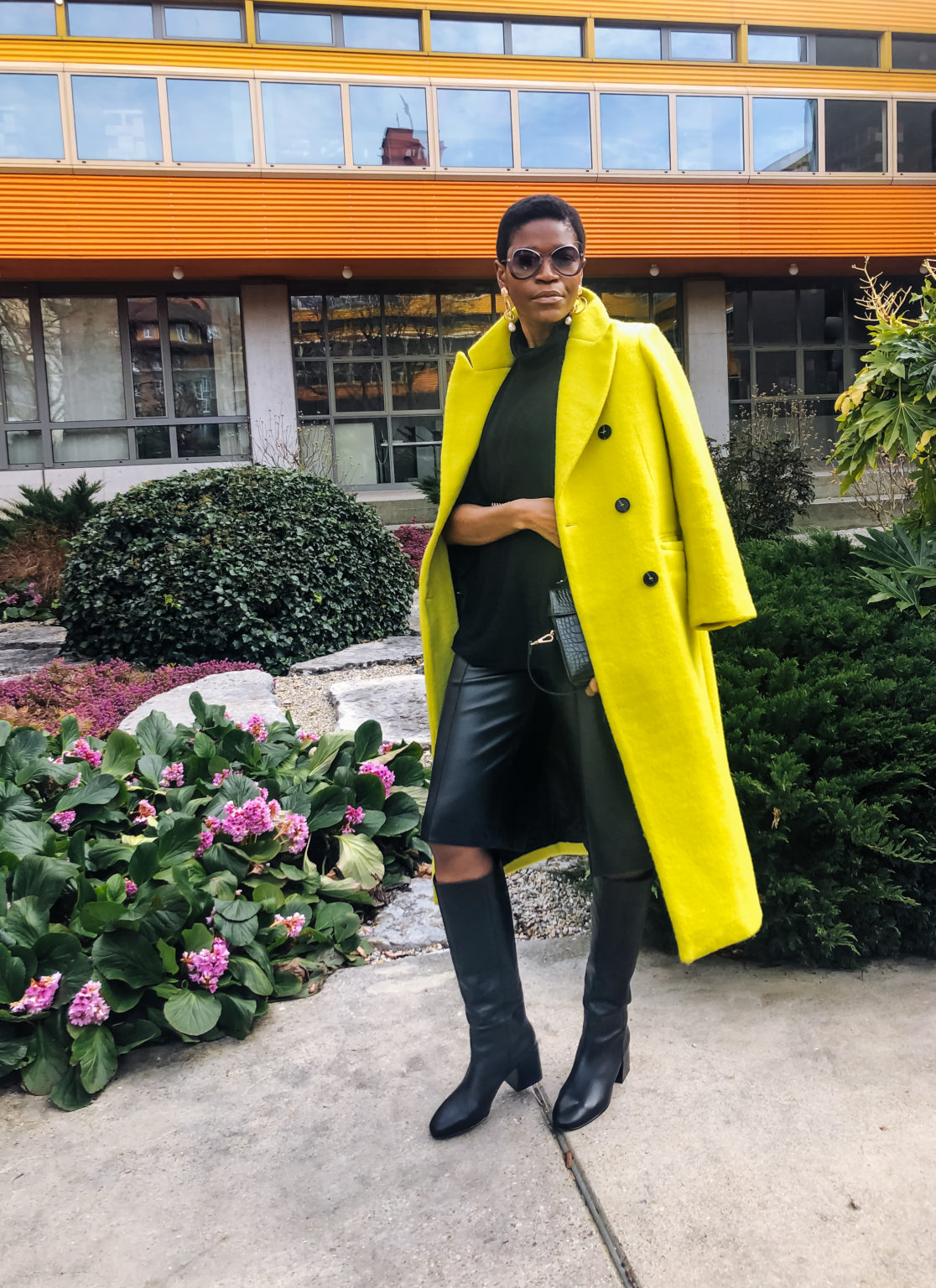 HOW TO WEAR BERMUDA SHORTS « TallFashionBlog